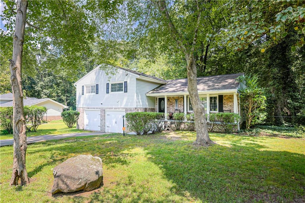 2521 Rockknoll Drive