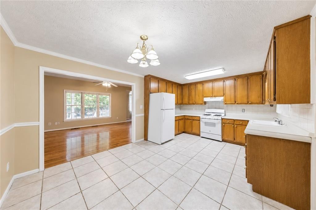 2648 Foxglove Drive SW