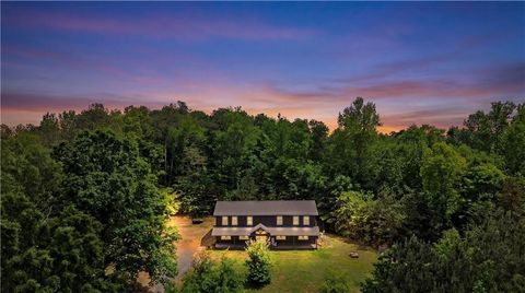 Homes For Sale - 192 Dover Road<br/> Resaca, GA 30735