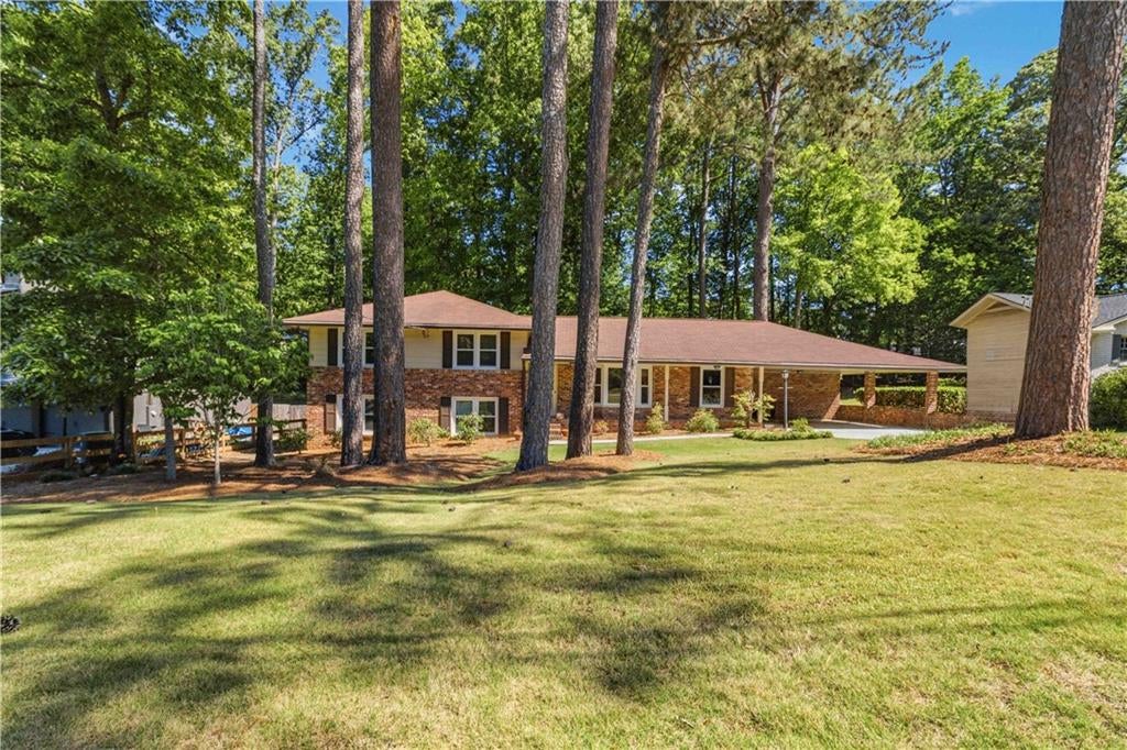 2738 Foster Ridge Road NE