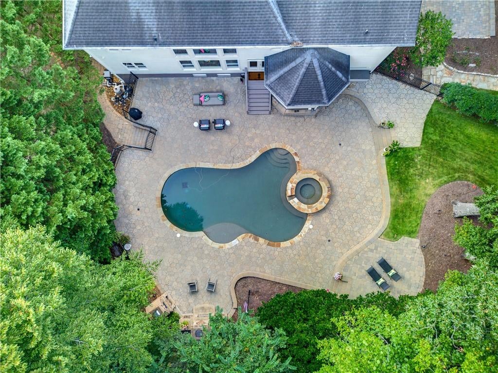 565 Greenview Terrace