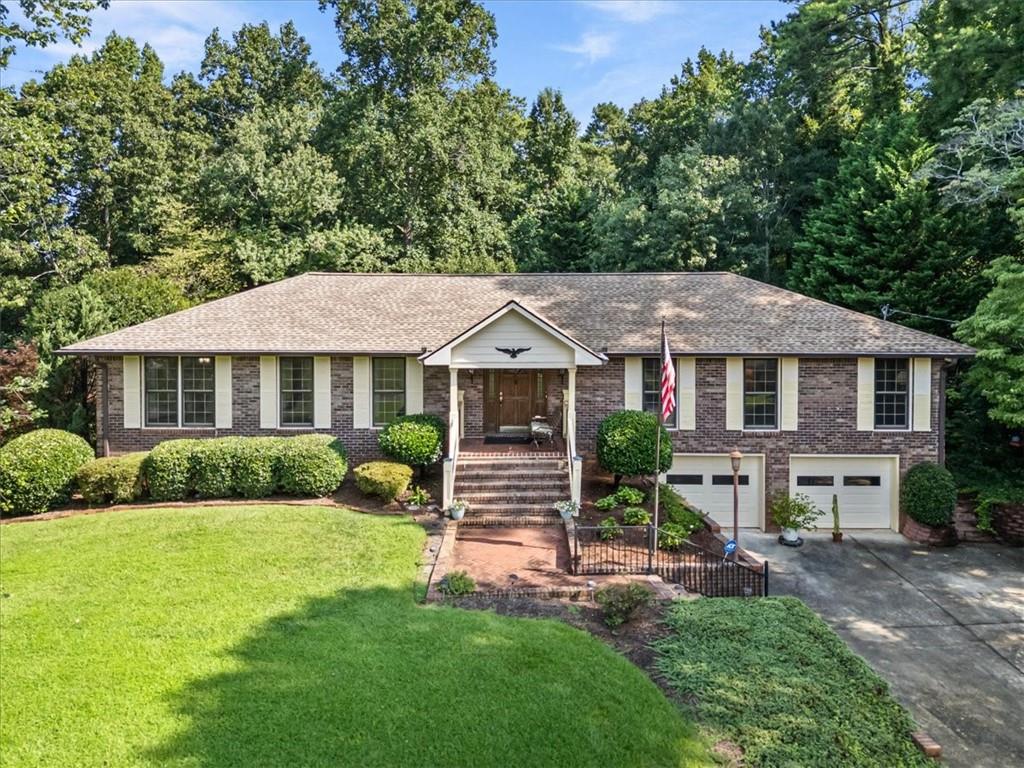 2950 Foothill Trail