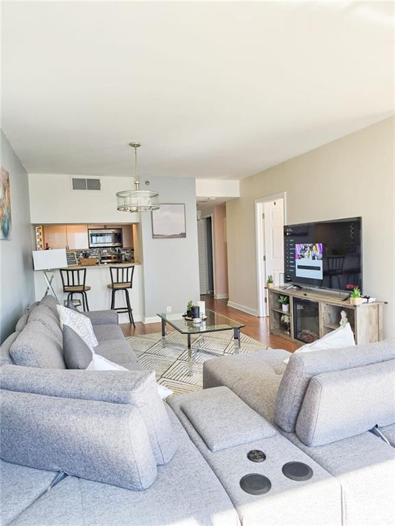 3481 LAKESIDE Drive NE 2204