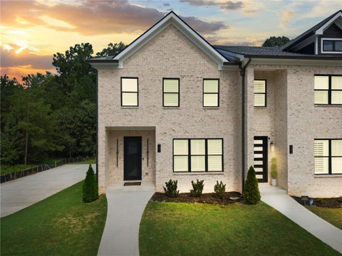 Townhouse For Rent - 157 Brush Creek Court<br/> Stockbridge, GA 30281