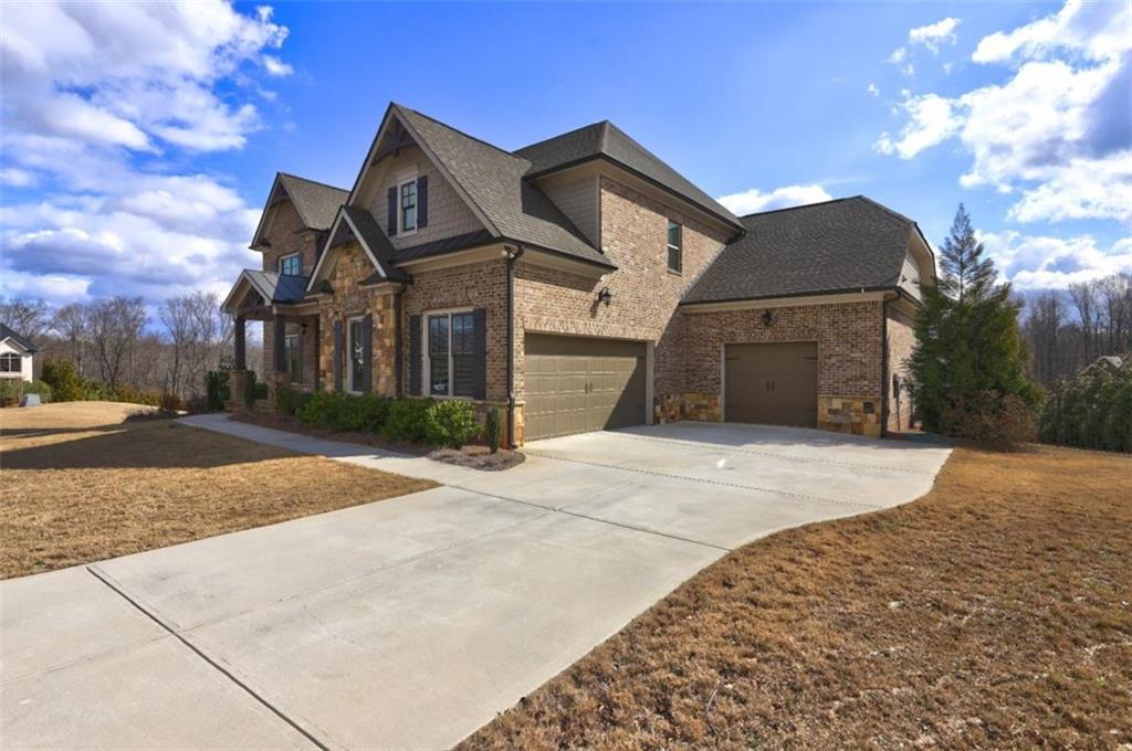 5540 Wood Falls Drive