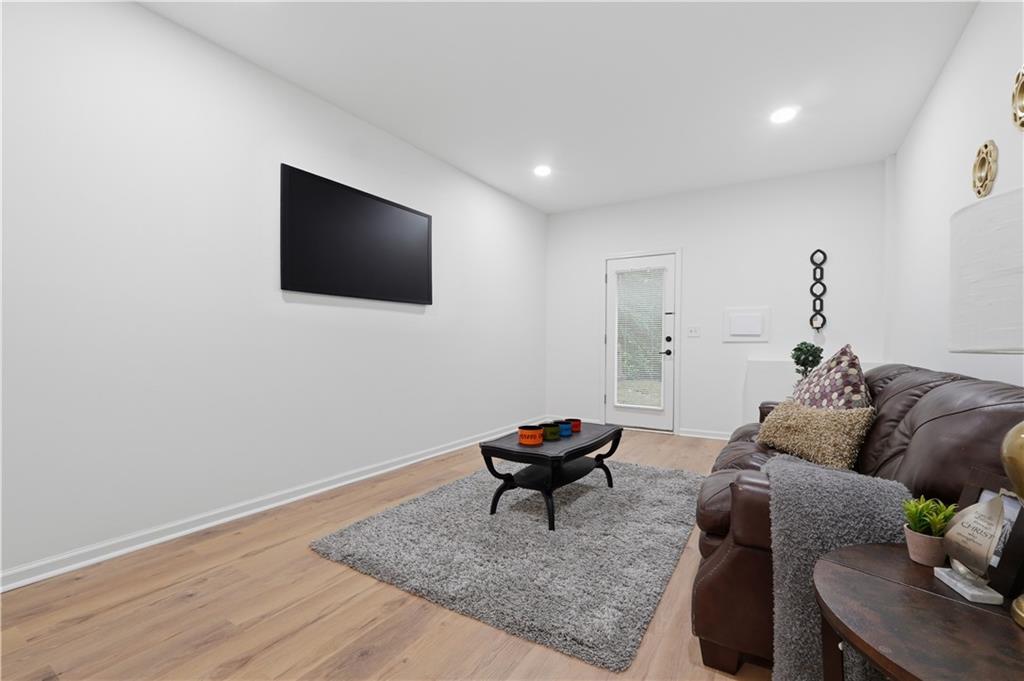 682 Montglade Court