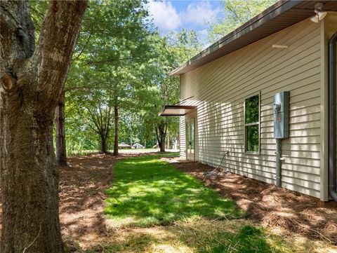 A home in Murrayville