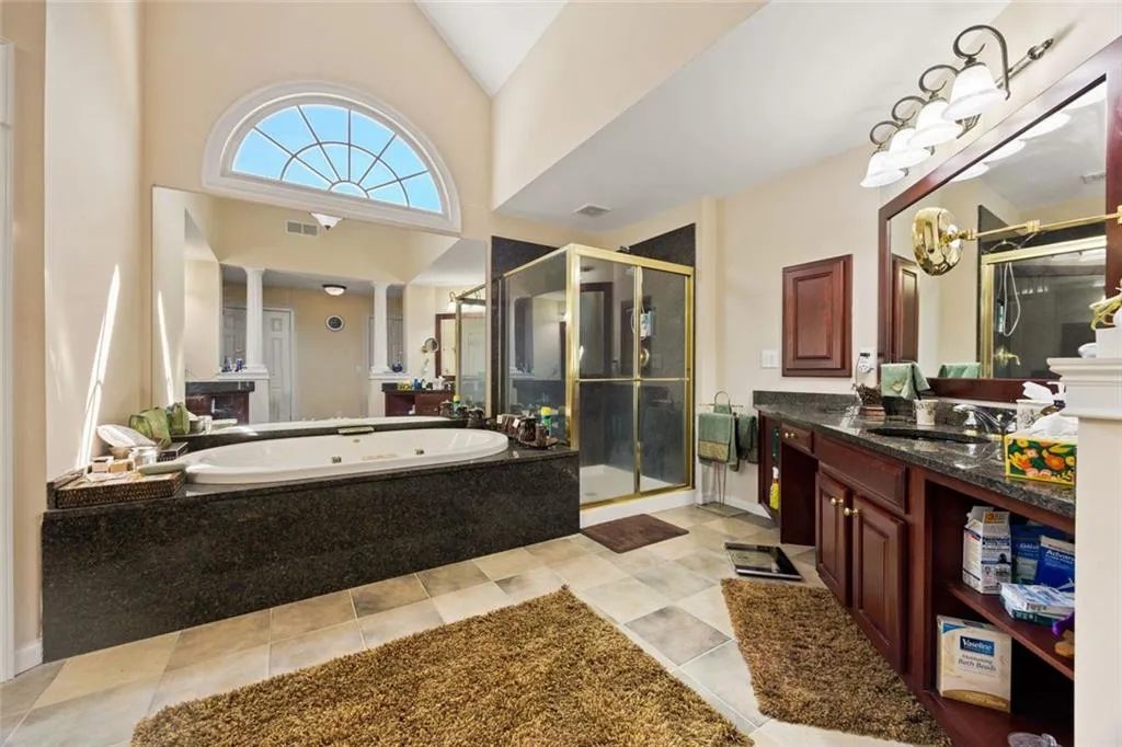 Atlanta, Georgia 30331, United States, 5 Bedrooms Bedrooms, ,4 BathroomsBathrooms,Residential,Pending,209910