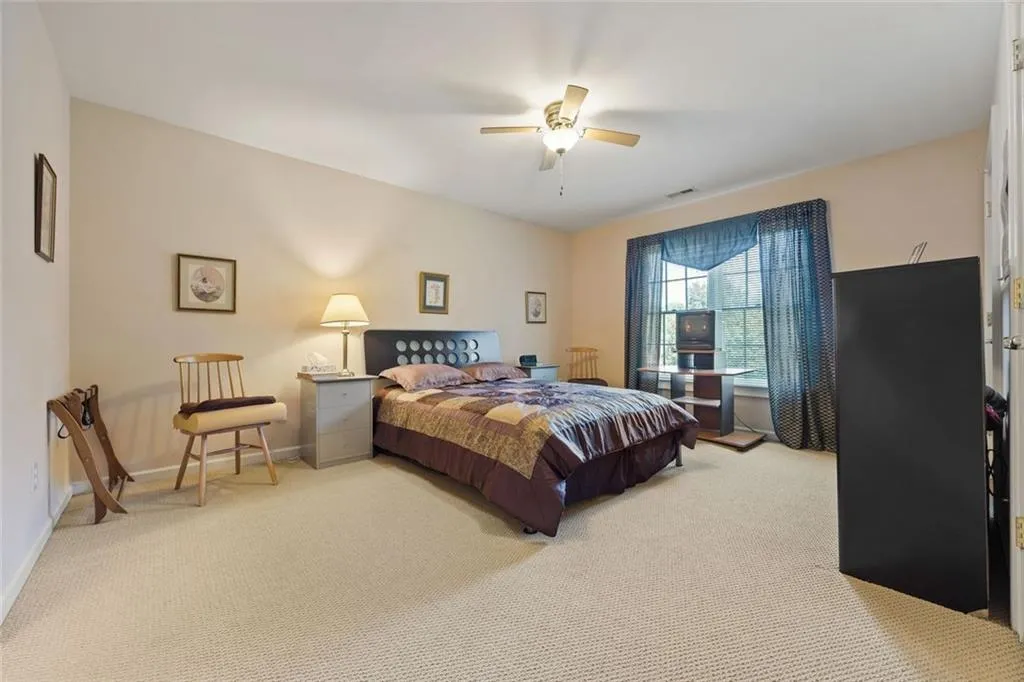 Atlanta, Georgia 30331, United States, 5 Bedrooms Bedrooms, ,4 BathroomsBathrooms,Residential,Pending,209910