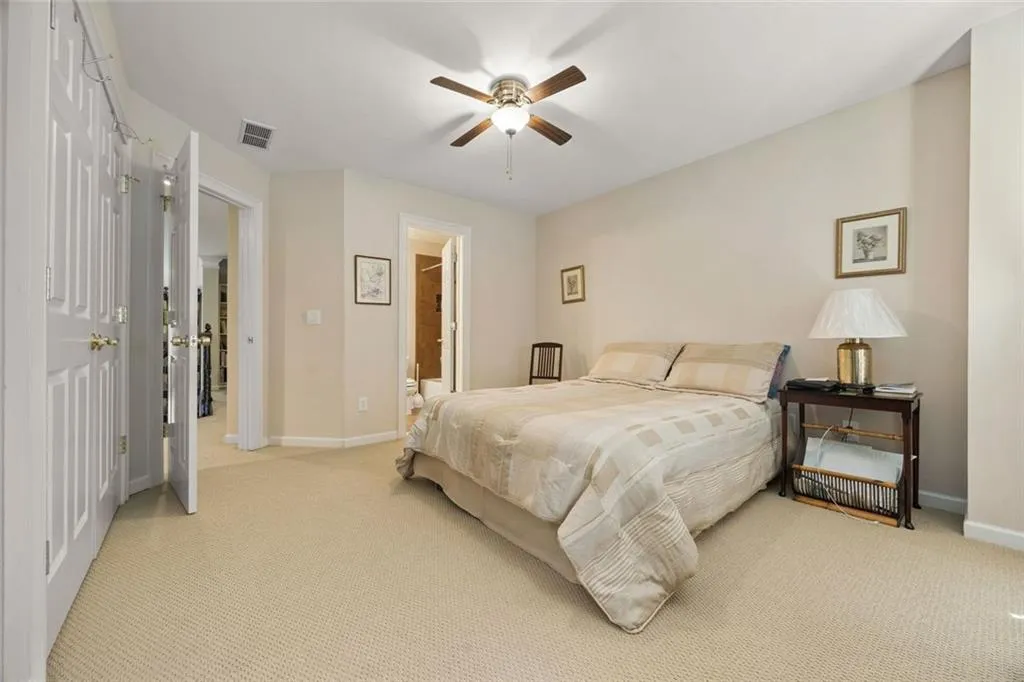 Atlanta, Georgia 30331, United States, 5 Bedrooms Bedrooms, ,4 BathroomsBathrooms,Residential,Pending,209910