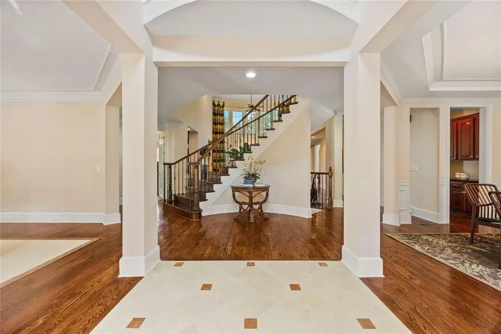 Atlanta, Georgia 30331, United States, 5 Bedrooms Bedrooms, ,4 BathroomsBathrooms,Residential,Pending,209910