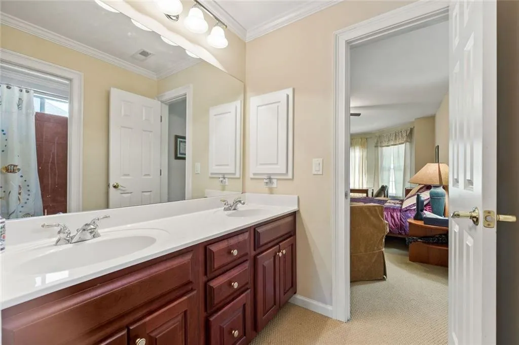 Atlanta, Georgia 30331, United States, 5 Bedrooms Bedrooms, ,4 BathroomsBathrooms,Residential,Pending,209910