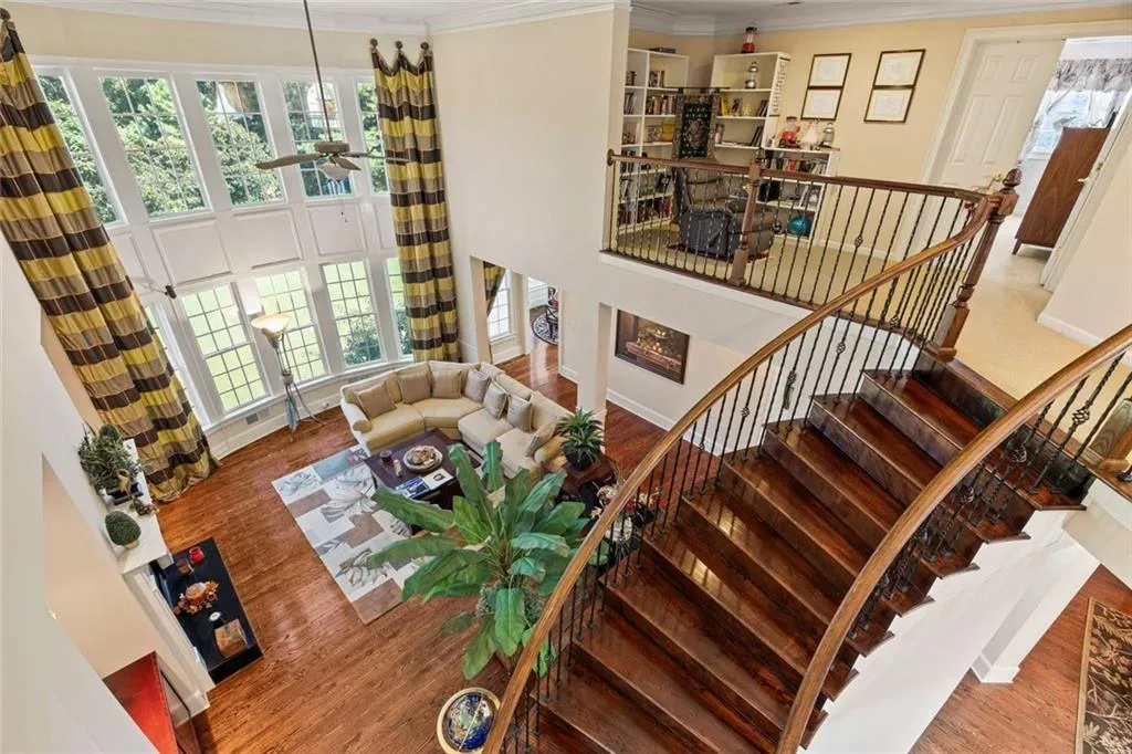 Atlanta, Georgia 30331, United States, 5 Bedrooms Bedrooms, ,4 BathroomsBathrooms,Residential,Pending,209910