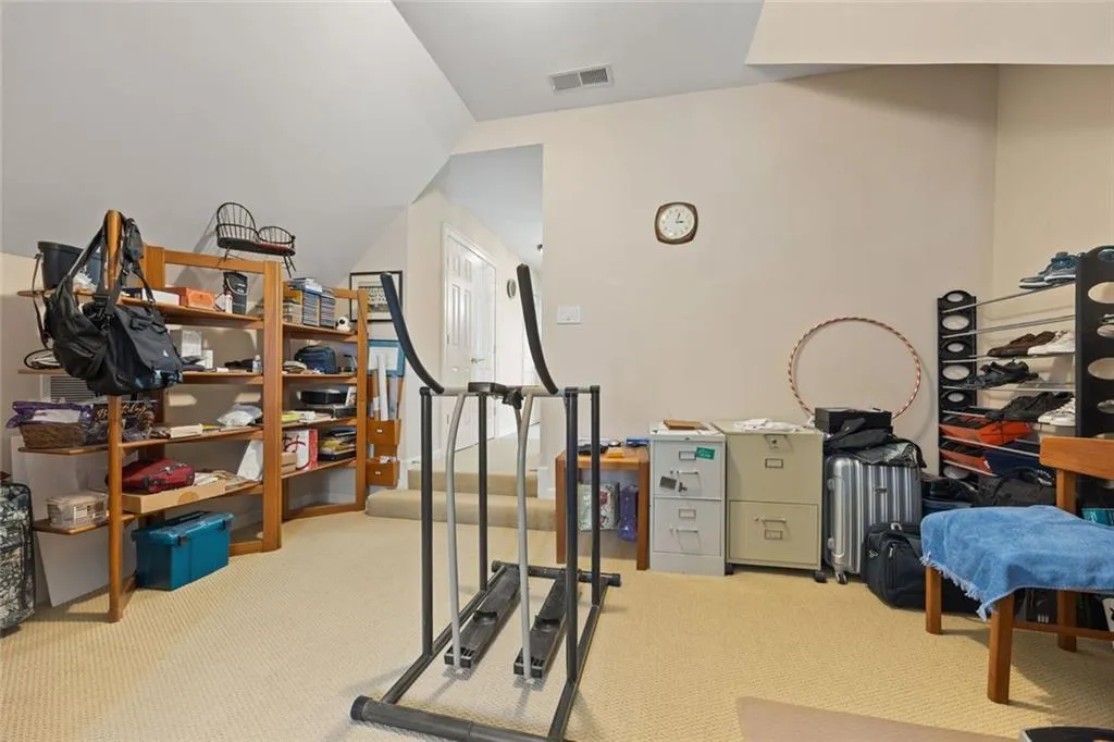 Atlanta, Georgia 30331, United States, 5 Bedrooms Bedrooms, ,4 BathroomsBathrooms,Residential,Pending,209910