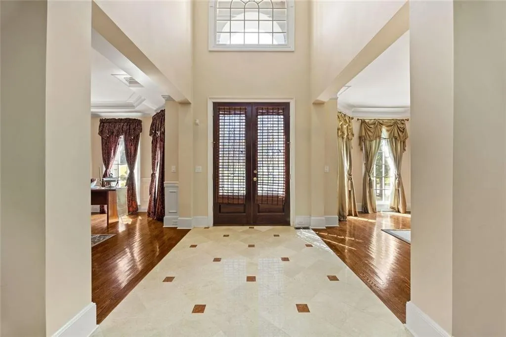 Atlanta, Georgia 30331, United States, 5 Bedrooms Bedrooms, ,4 BathroomsBathrooms,Residential,Pending,209910