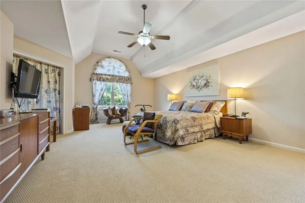 Atlanta, Georgia 30331, United States, 5 Bedrooms Bedrooms, ,4 BathroomsBathrooms,Residential,Pending,209910