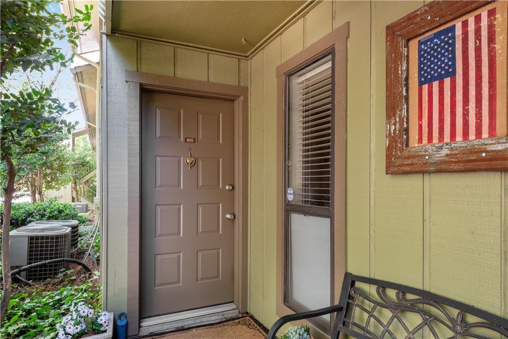 605 Dunbar Drive 605