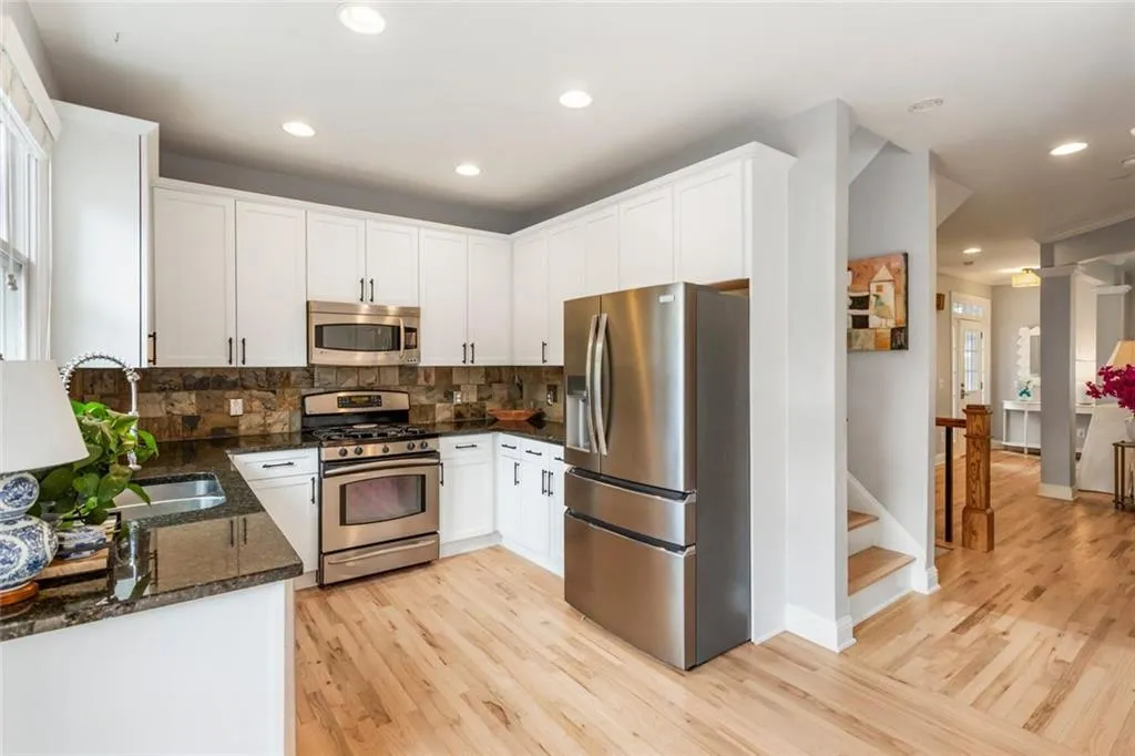 Atlanta, Georgia 30318, United States, 3 Bedrooms Bedrooms, ,3 BathroomsBathrooms,Residential,Active,109428