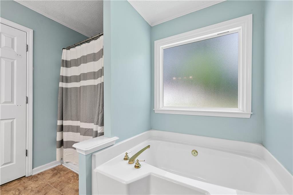 130 Lacey Oak Lane, Loganville, Georgia image 24