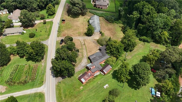2859 BOGAN RD, BUFORD, GA 30519 - Image 7d526abc38f20f97a538602eb4e4976e/1514468244