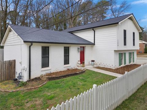 Photo of 1350 Sanden Ferry Drive, Decatur, GA 30033 (MLS # 7725092)