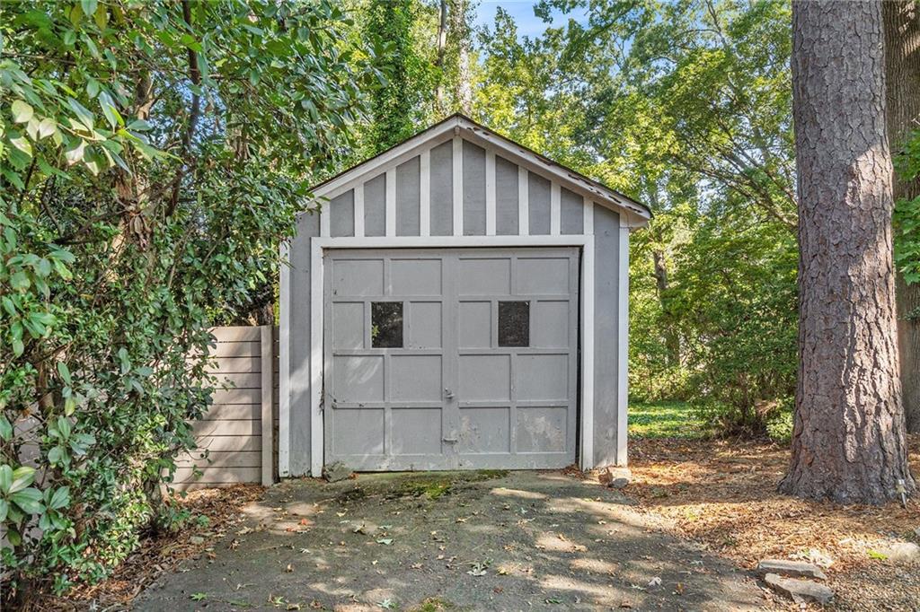 526 Rock Springs Road NE