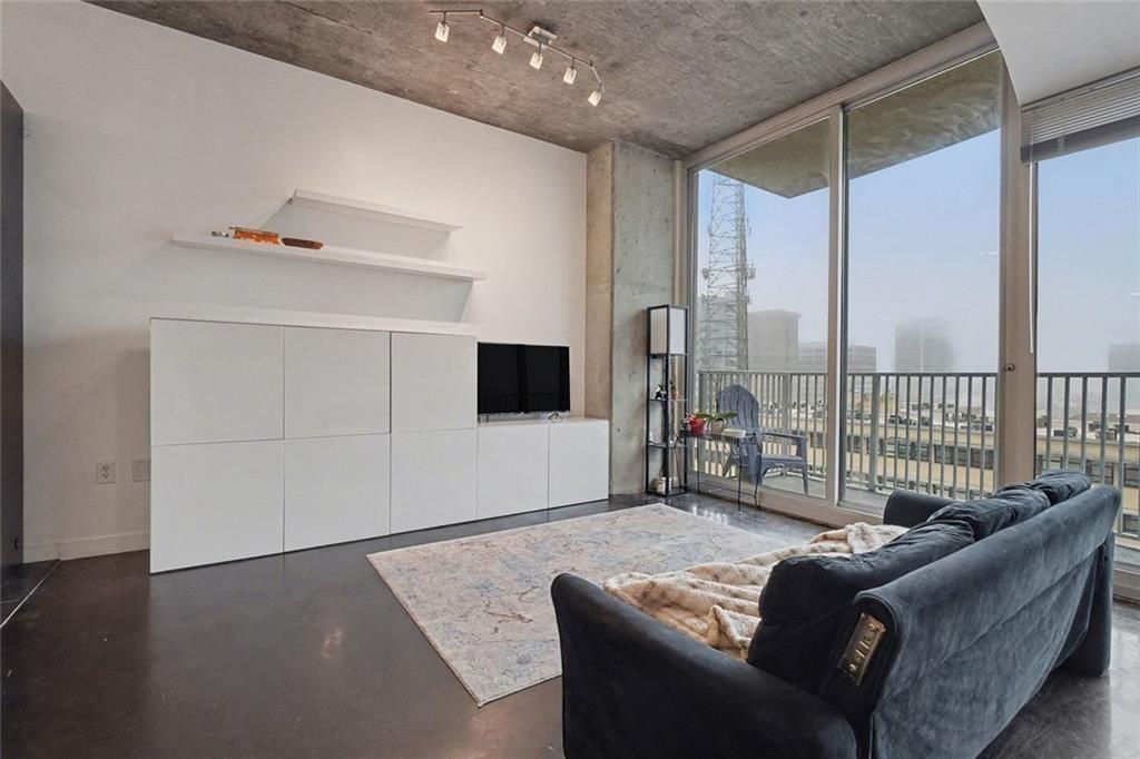 860 Peachtree Street NE 1013