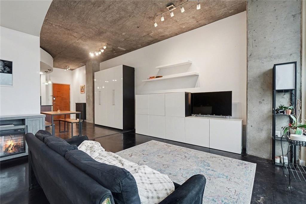 860 Peachtree Street NE 1013