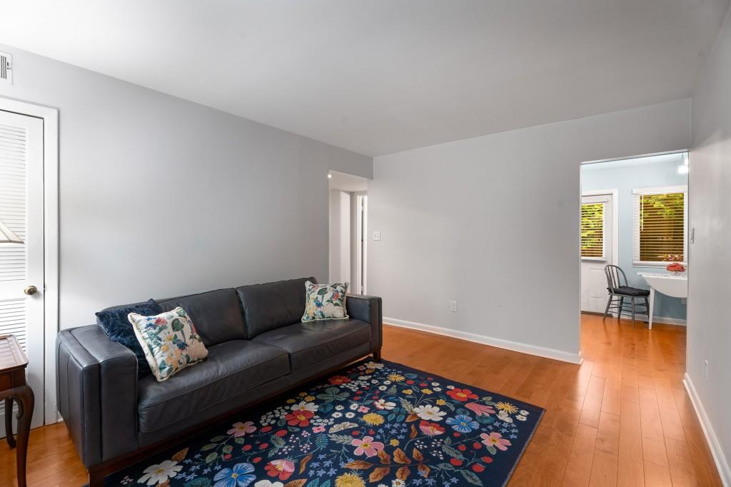 148 Waverly Way 6