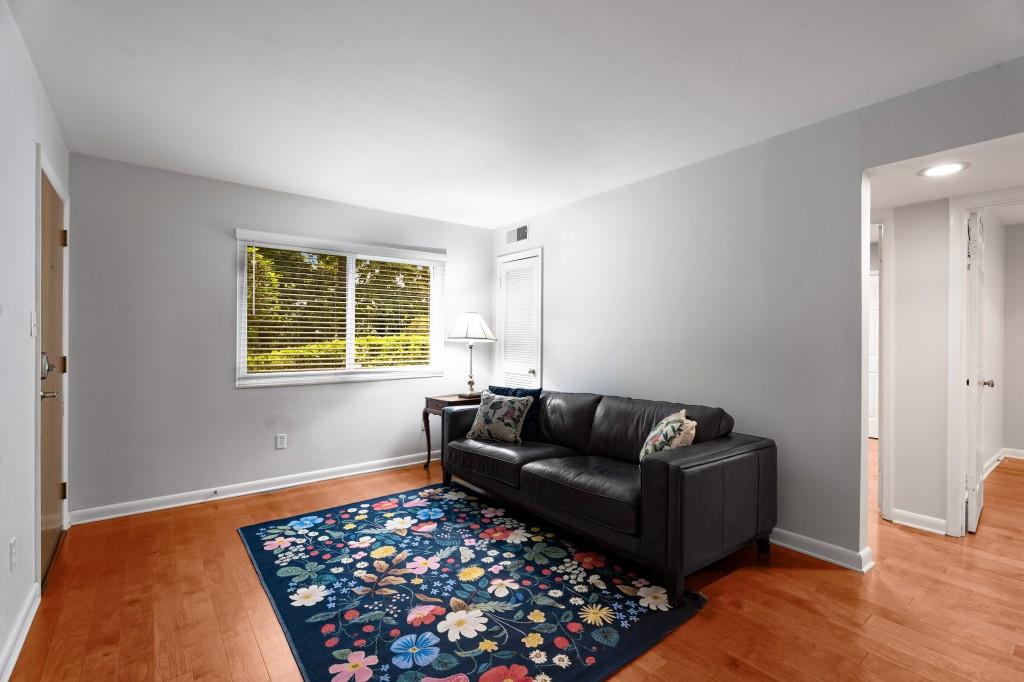 148 Waverly Way 6