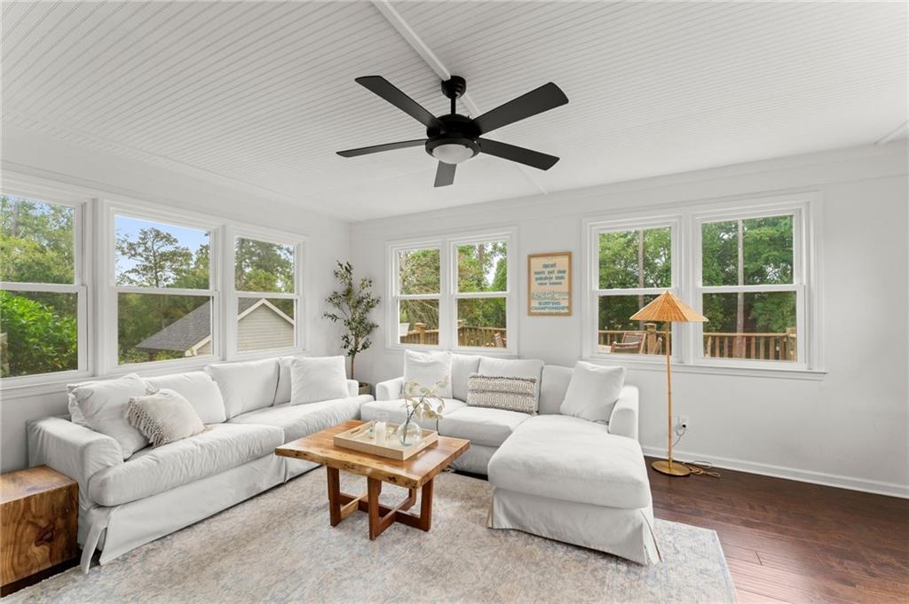1095 Tuxedo Drive