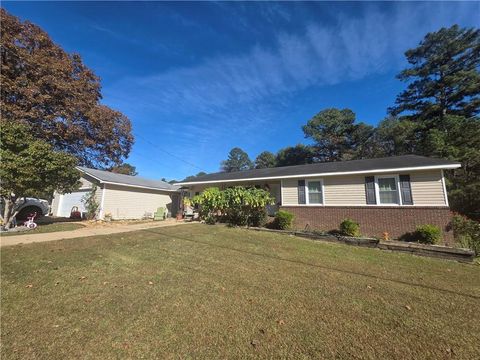 Homes For Sale - 176 Runyon Loop<br/> Cedartown, GA 30125