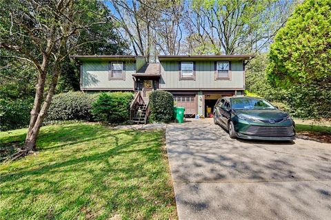 Homes For Sale - 1156 Alpine Hills Drive<br/> Stone Mountain, GA 30083