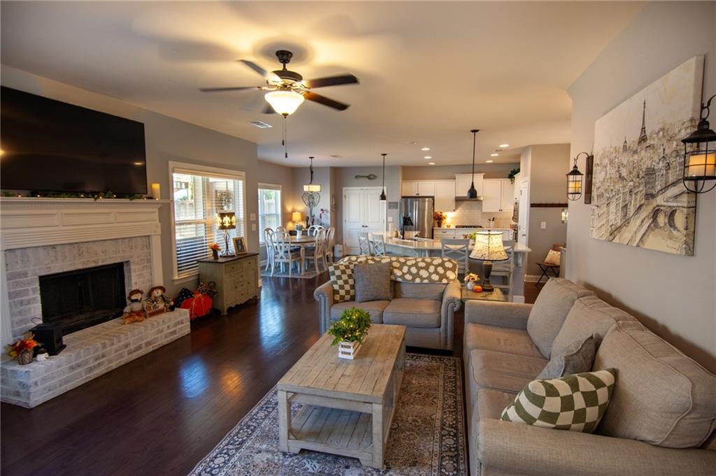 Lakestone - Residential