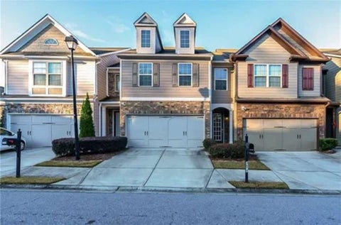 Townhouse For Sale - 3679 Brockenhurst Drive<br/> Buford, GA 30519