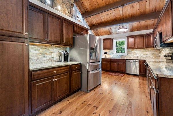 884 Quail Cove Drive