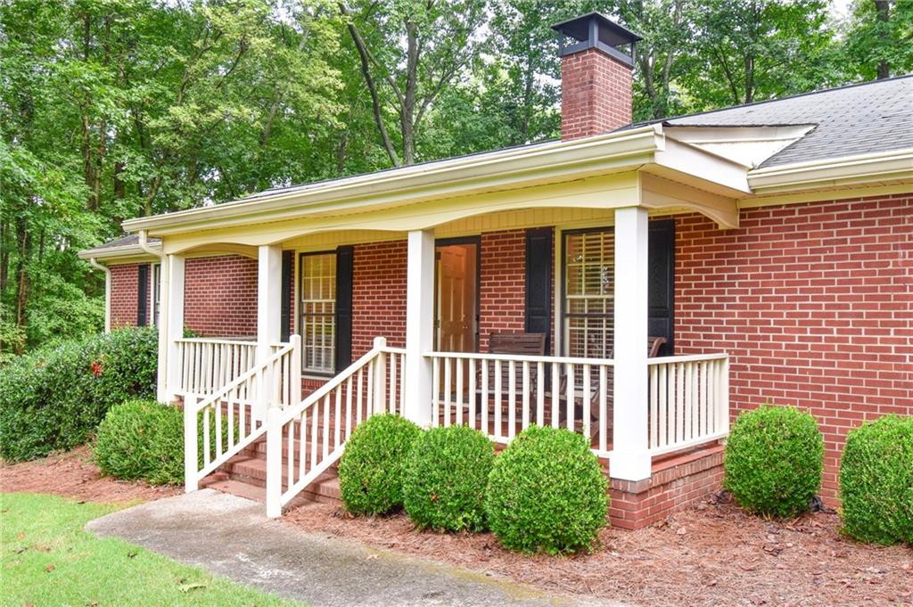 528 Hickory Drive SW