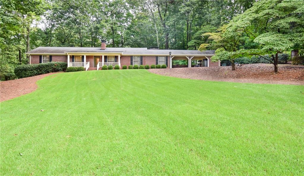 528 Hickory Drive SW