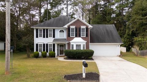2045 LOWN FARM Trail Lithonia GA 30058