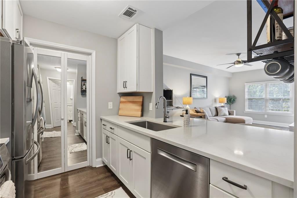 1075 Peachtree Walk NE A305
