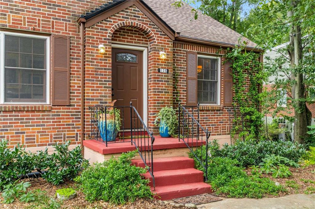 135 Shadowmoor Drive