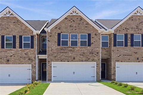 Townhouse For Sale - 3650 Parkway James Drive<br/> Snellville, GA 30039