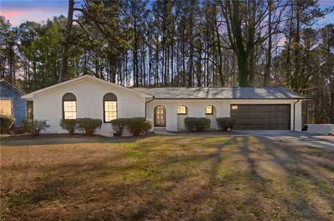 Homes For Sale - 2828 The Meadows Way<br/> Atlanta, GA 30349