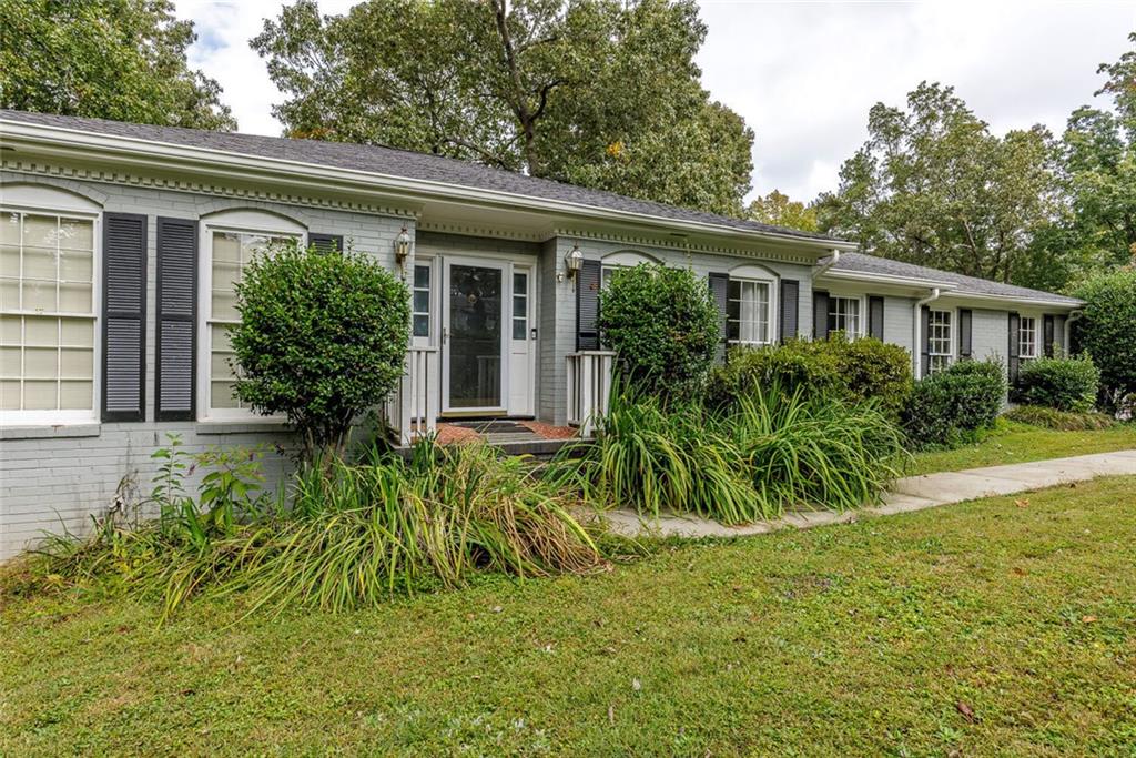 440 Glencourtney Drive NE