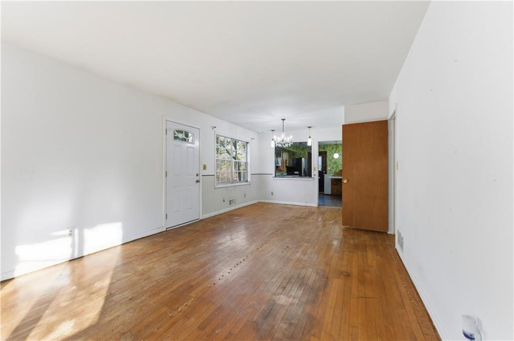 1887 Robinhill Court