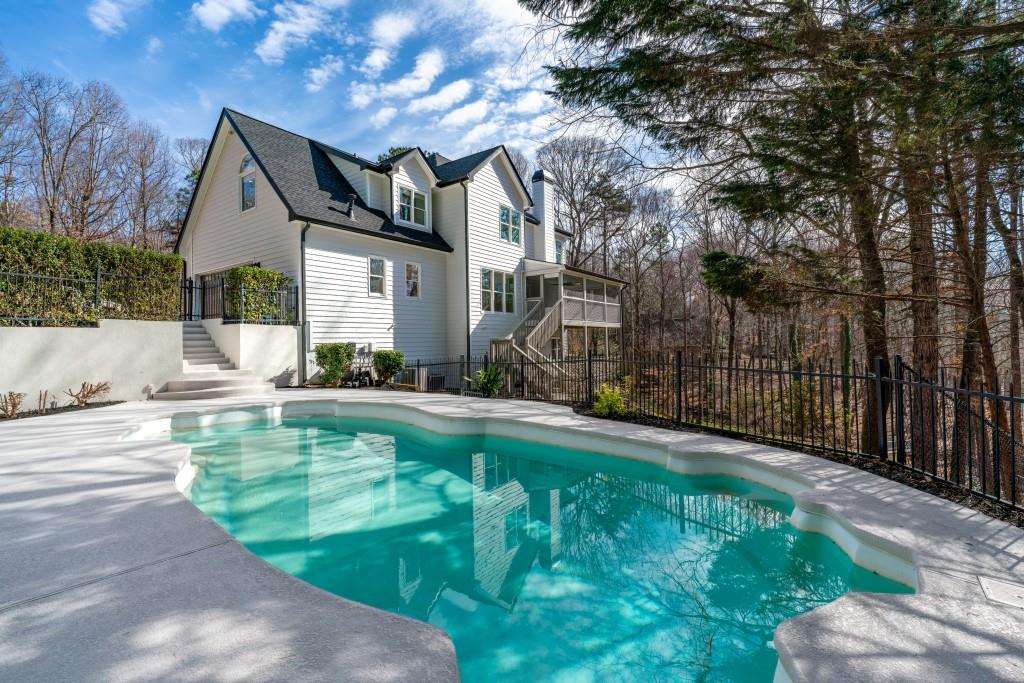 6005 Bateau Drive, Flowery Branch, Georgia image 3
