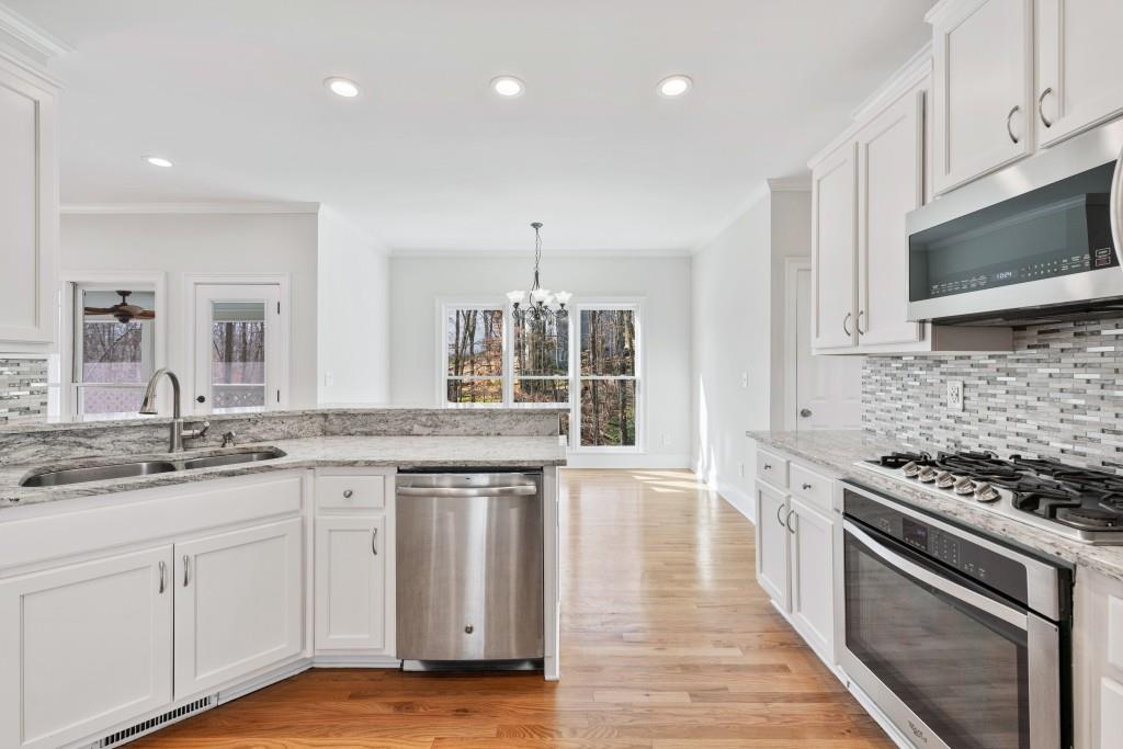 6005 Bateau Drive, Flowery Branch, Georgia image 30