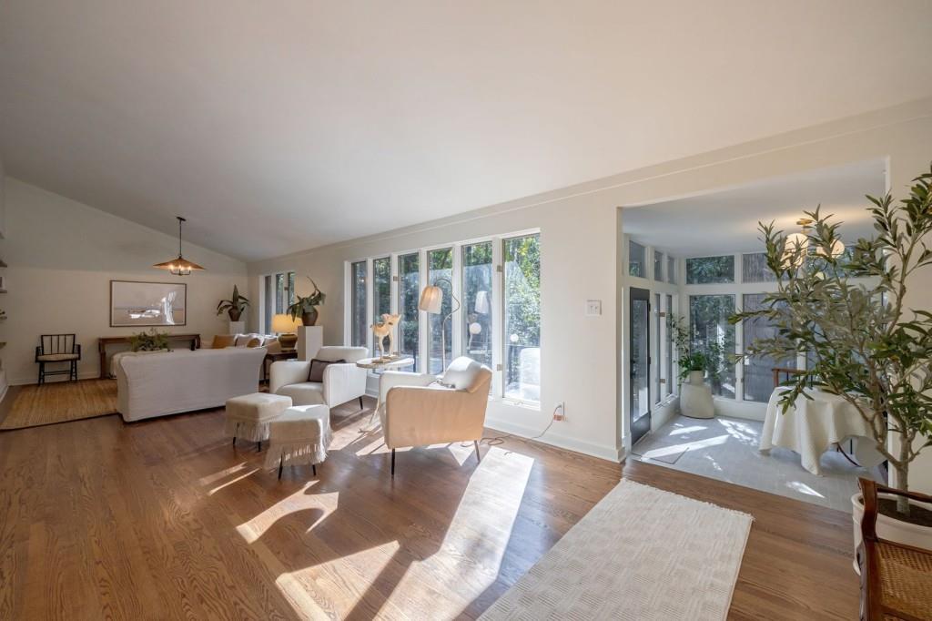 922 Barton Woods Road NE