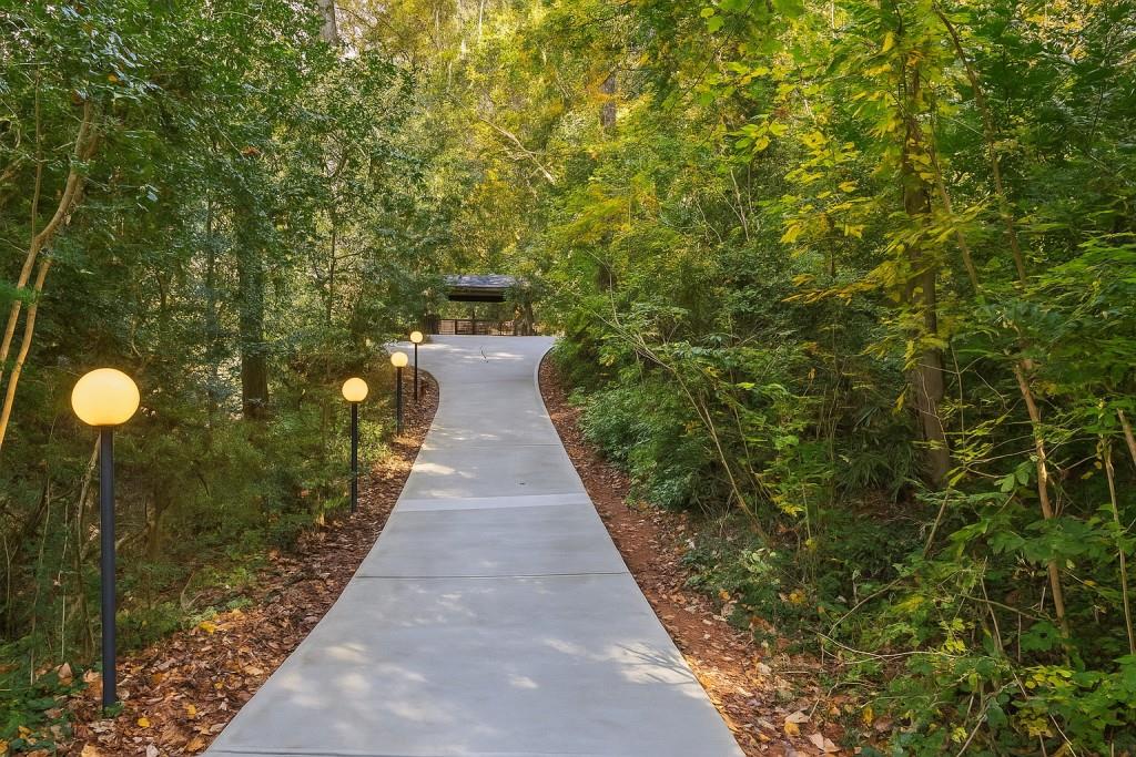 922 Barton Woods Road NE