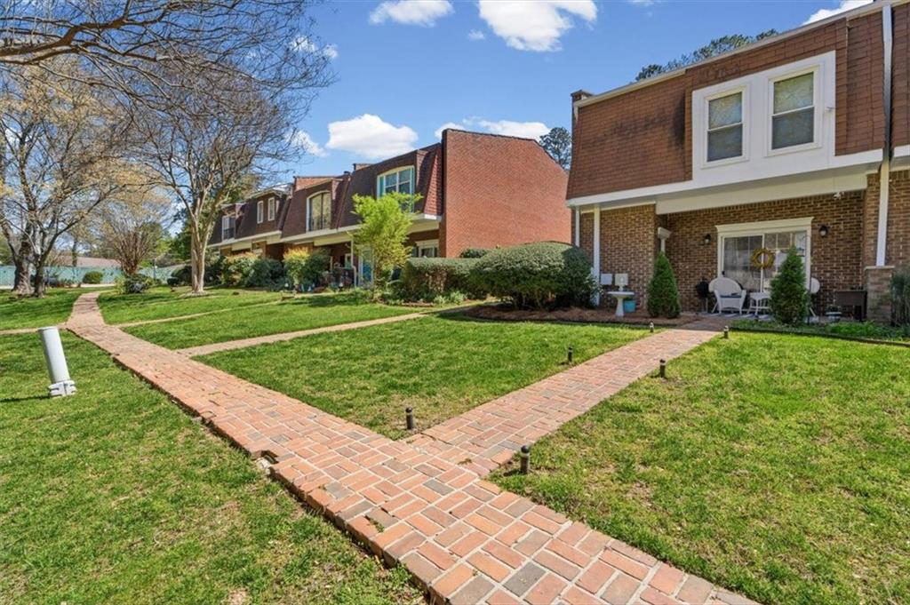 260 Manning Road SW 12